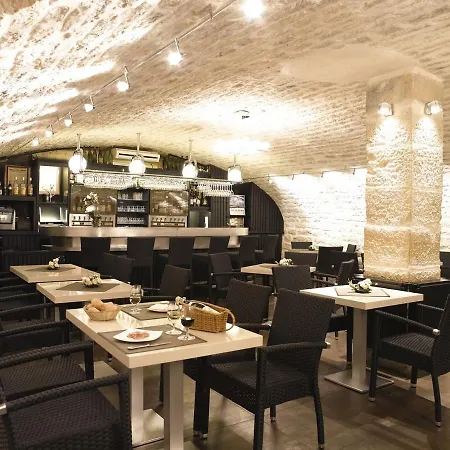 Logis Darcy Centre Hotel 4*