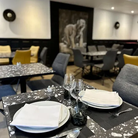 Hotel Logis Darcy Centre Dijon