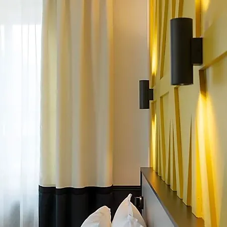 Hotel Logis Darcy Centre Dijon