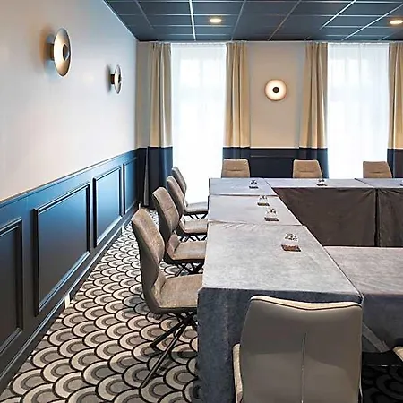 Logis Darcy Centre Hotell 4*