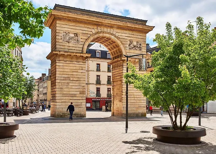 Hotel Logis Darcy Centre