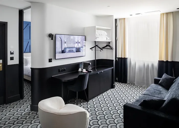 Logis Darcy Centre Hotel