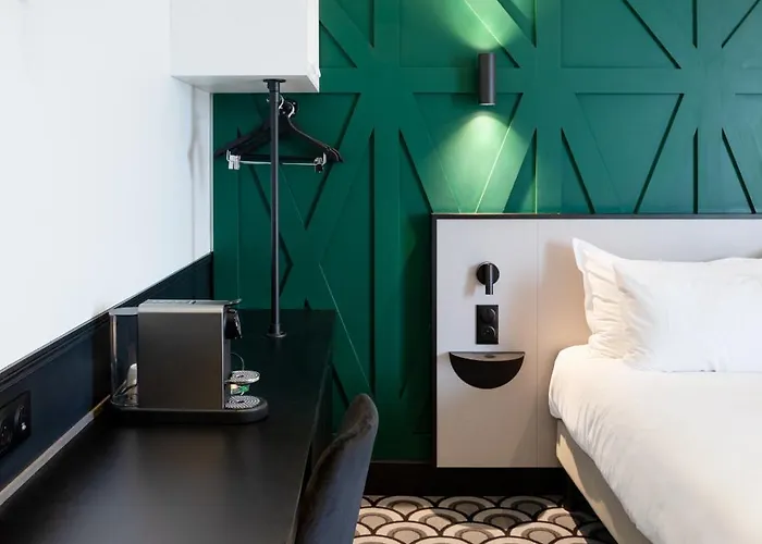 Logis Darcy Centre Hotel