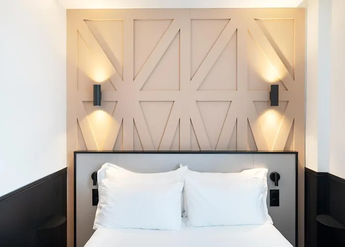 Logis Darcy Centre Hotel 4*